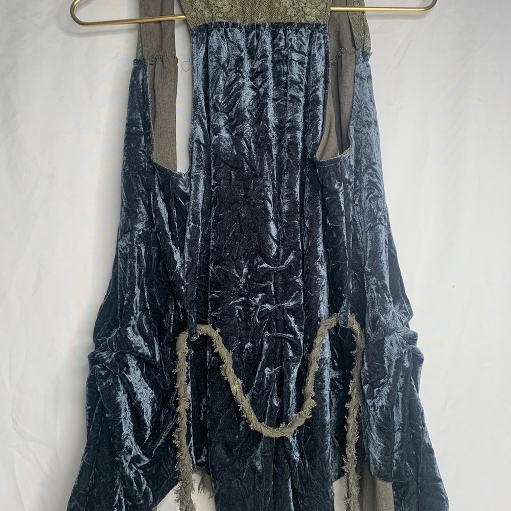 BKE Boutique Velvet and Lace Vest - Picture 2 of 5